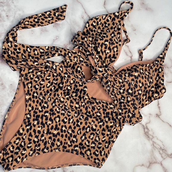 AERIE Leopard Wrap One Piece Swimsuit | Size: S - Picture 4 of 8
